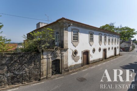 Farmhouse for sale in Torredeita, Viseu