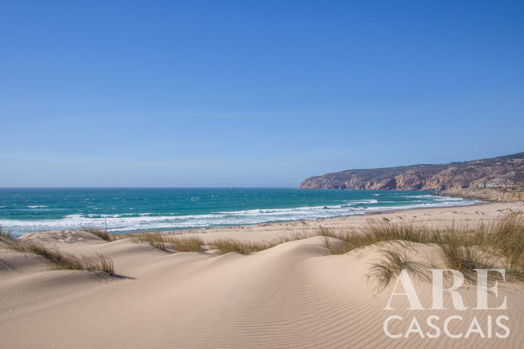 Plage de Guincho, l'une des plages de planche à voile et de kitesurf les plus réputées du Portugal