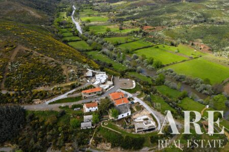 Farmhouse for sale in Covilhã