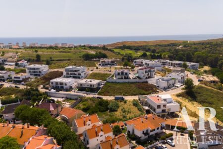 Plot for sale in Almada